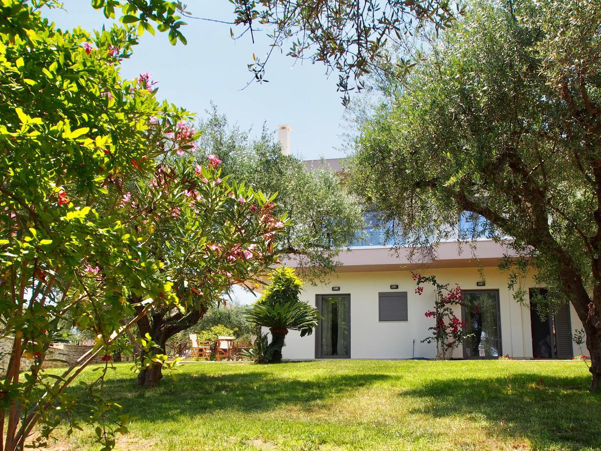 Lena Mare Aparthotel Chrani Exterior photo