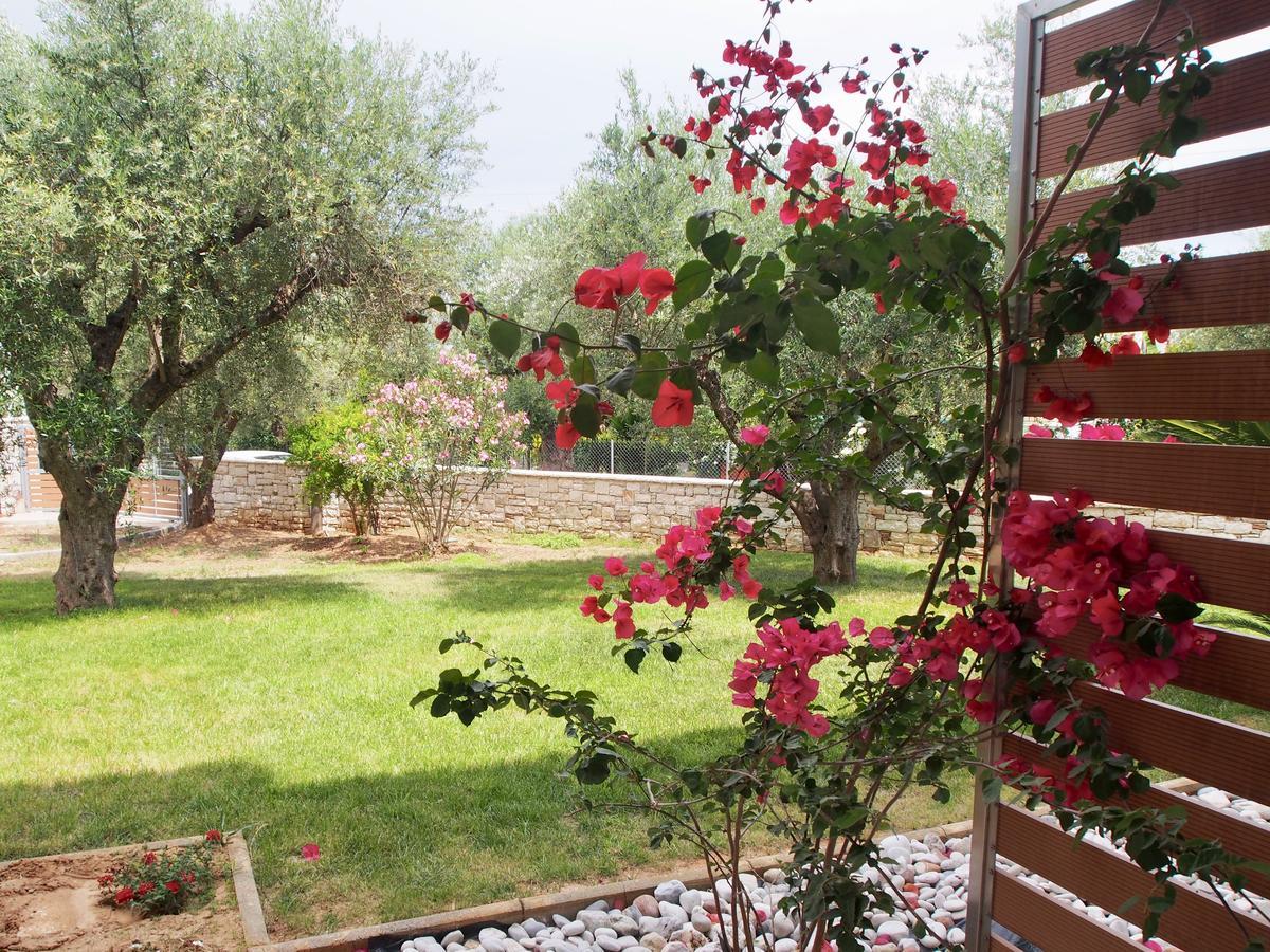 Lena Mare Aparthotel Chrani Exterior photo
