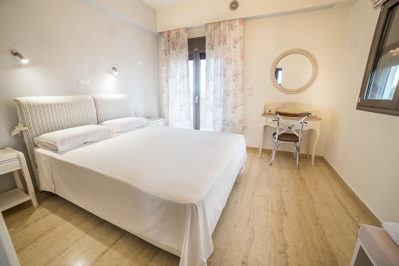 Lena Mare Aparthotel Chrani Exterior photo